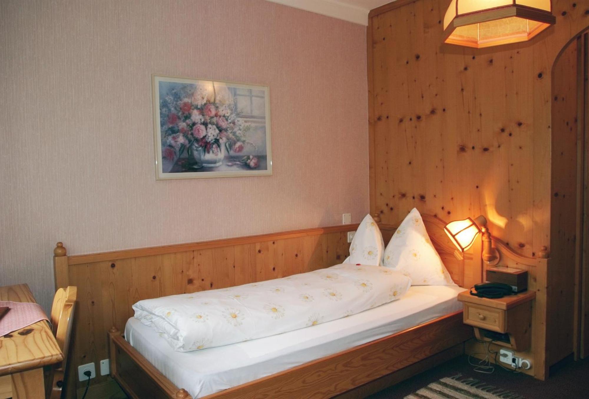 Hotel Cresta Flims Szoba fotó
